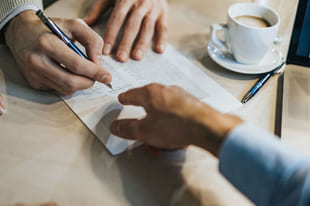 Lånetaker og kausjonist med en kausjonsavtale