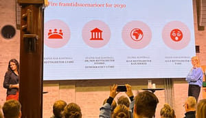 Foto av Cecilie Hellestveit og Hanne Sofie Lindahl som presenterer fire scenarioer for superintelligens