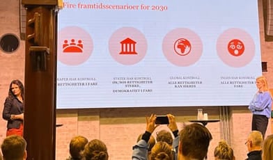 Foto av Cecilie Hellestveit og Hanne Sofie Lindahl som presenterer fire scenarioer for superintelligens